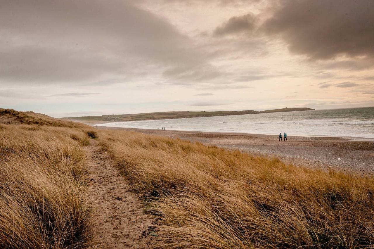 The Wild Atlantic Hideaway Apartment โคลนาคิลตี ภายนอก รูปภาพ