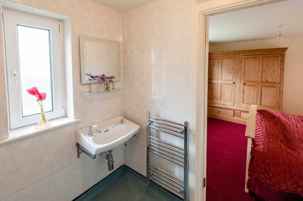 The Wild Atlantic Hideaway Apartment โคลนาคิลตี ภายนอก รูปภาพ