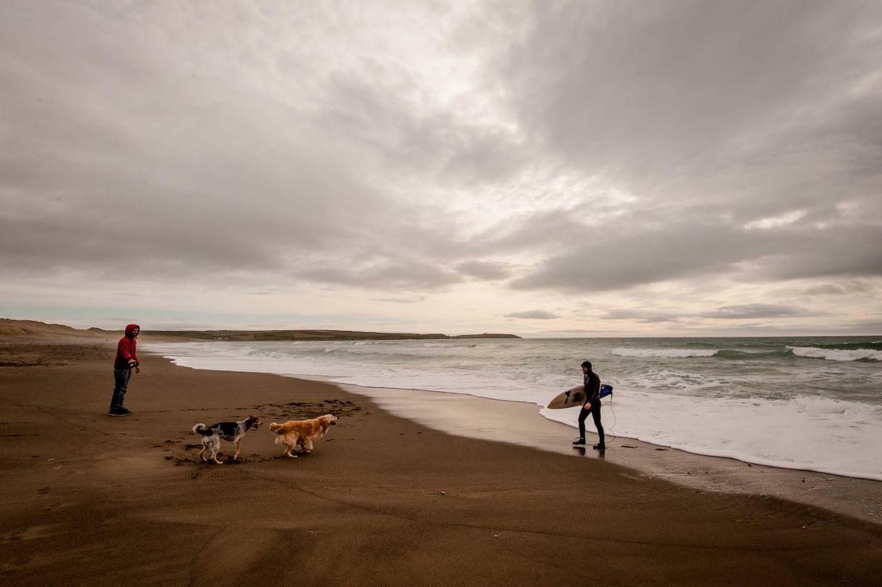 The Wild Atlantic Hideaway Apartment โคลนาคิลตี ภายนอก รูปภาพ