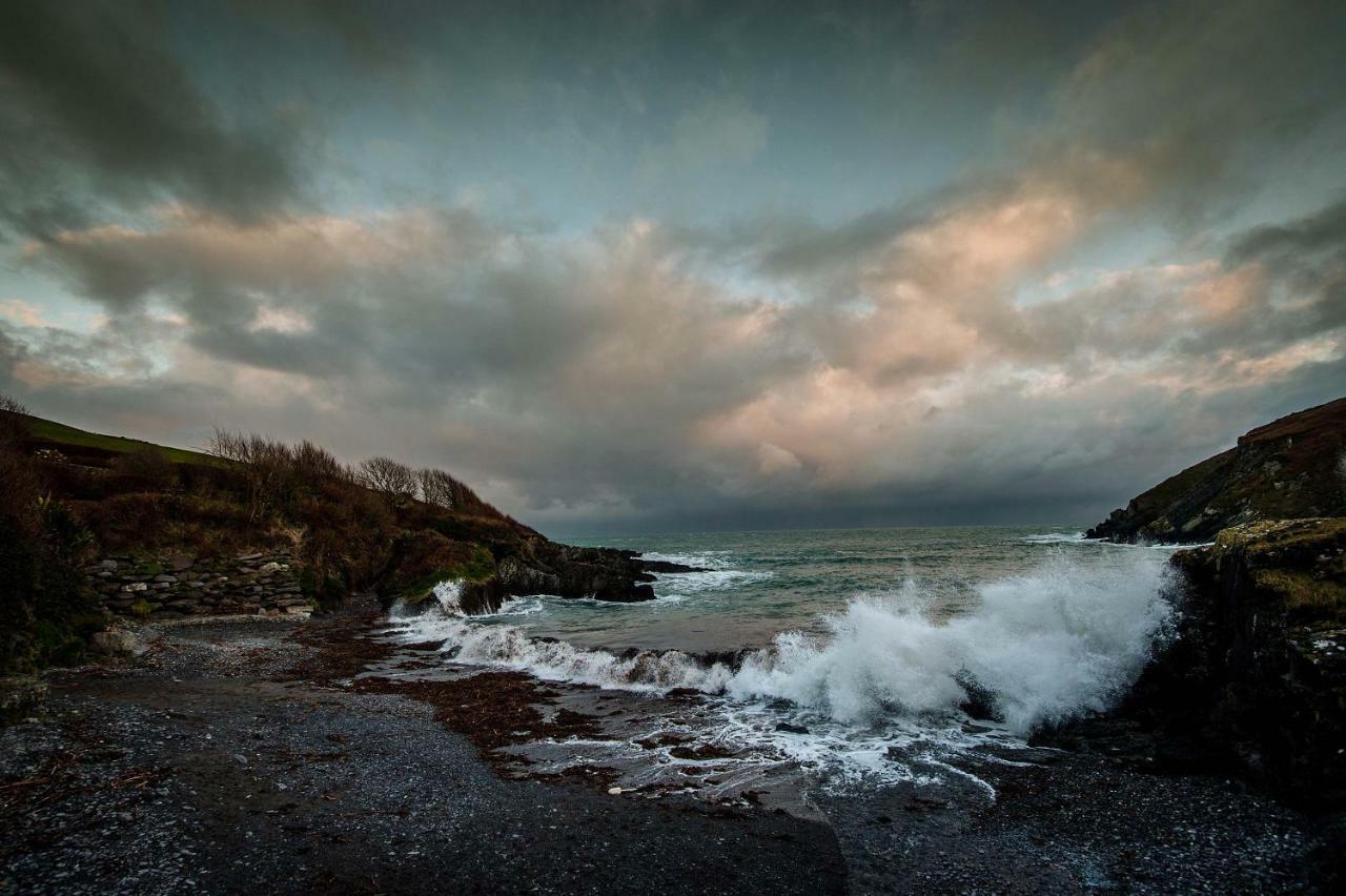 The Wild Atlantic Hideaway Apartment โคลนาคิลตี ภายนอก รูปภาพ