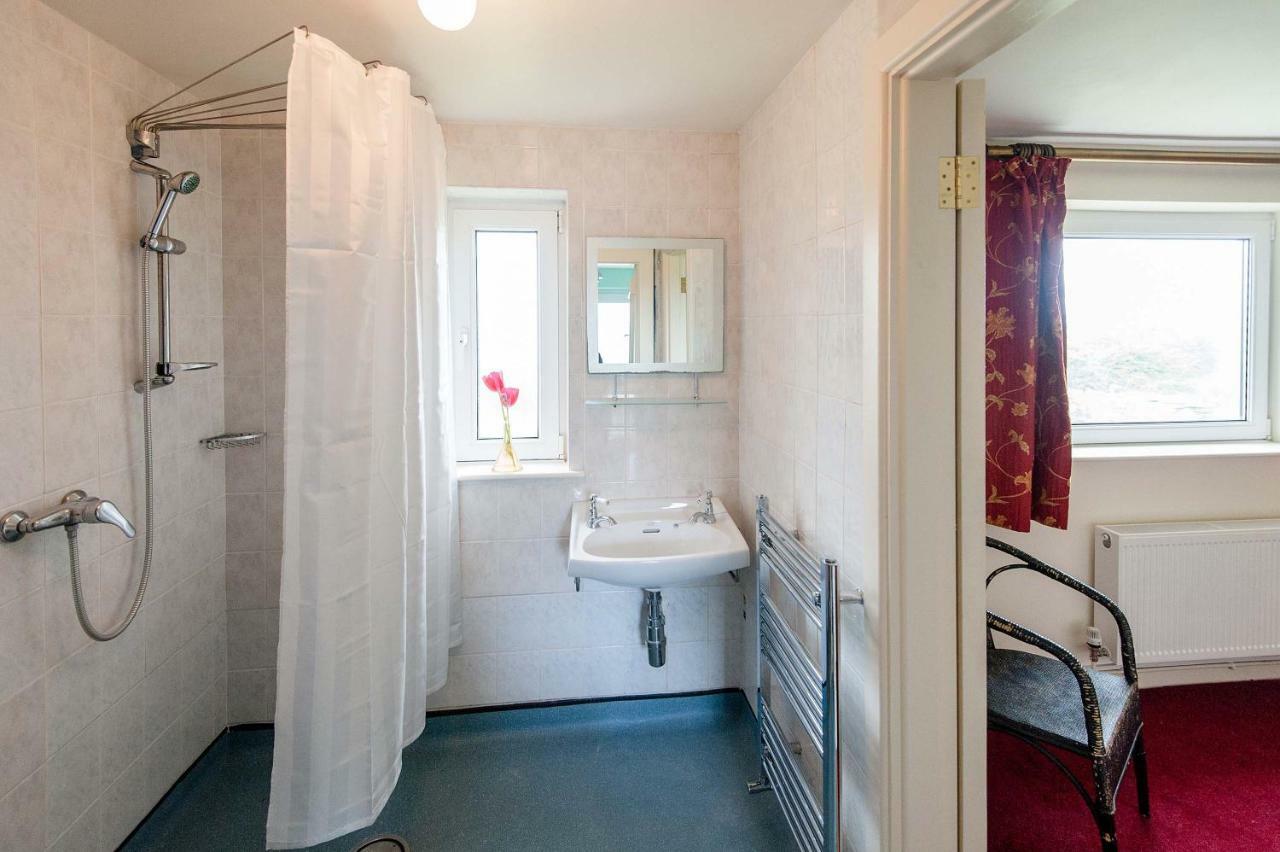 The Wild Atlantic Hideaway Apartment โคลนาคิลตี ภายนอก รูปภาพ